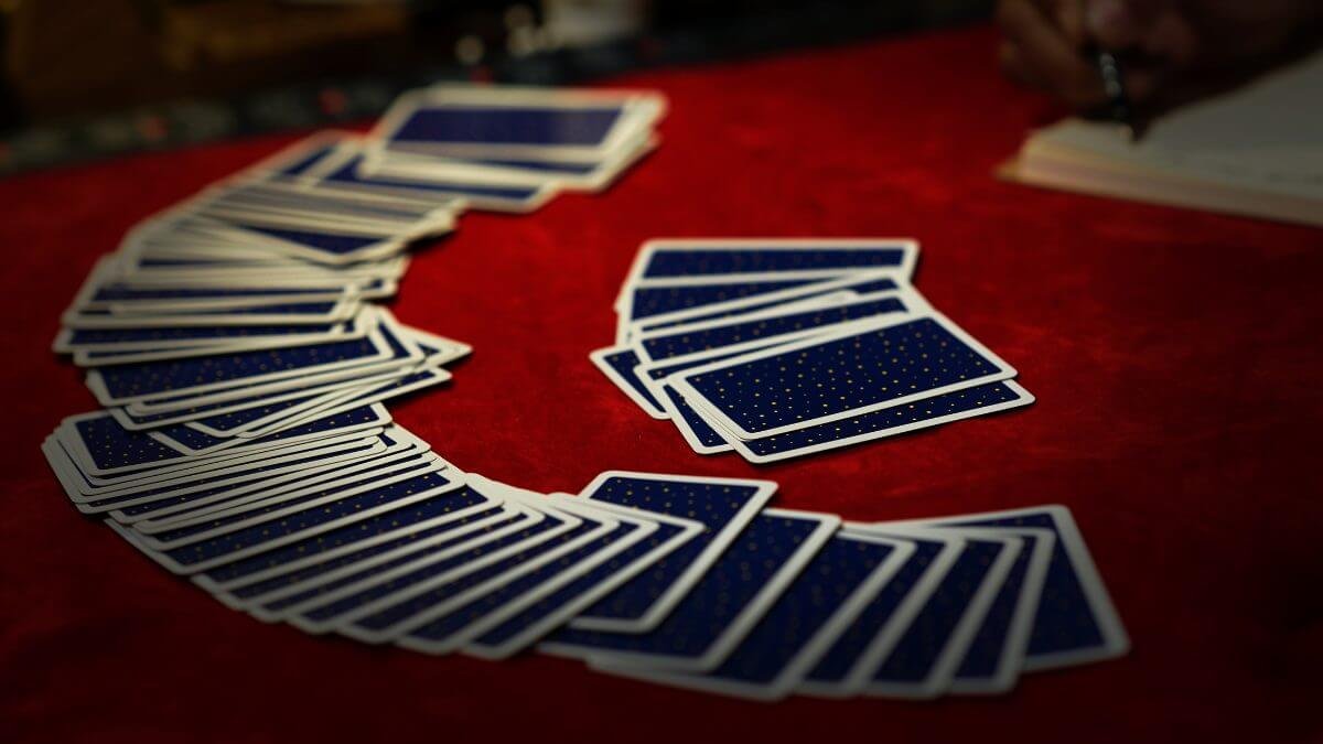 Como funciona uma consulta de Baralho Cigano online