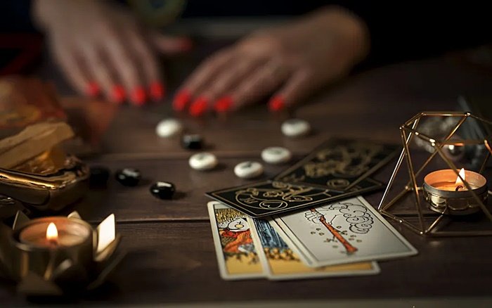 a cartomancia decide o meu futuro?